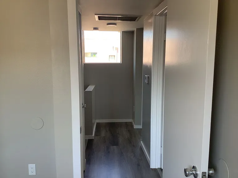 4576 Florence Ave — Photo 14