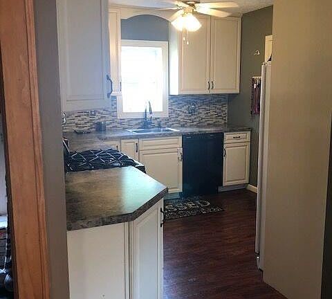 2nd image of 4333 Broadway