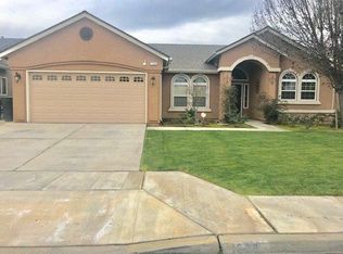 1226 W North Way, Dinuba, CA 93618