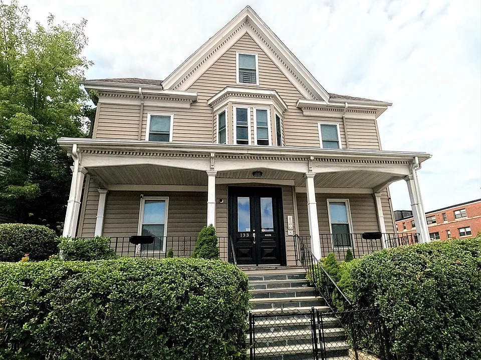 133 South St #1