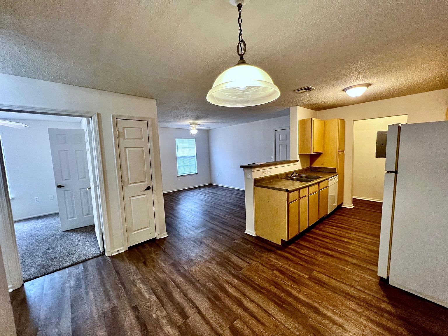Curated visual reference: Visual Reference: 802 Shepherd St Apt 1 Fort Scott Ks 66701