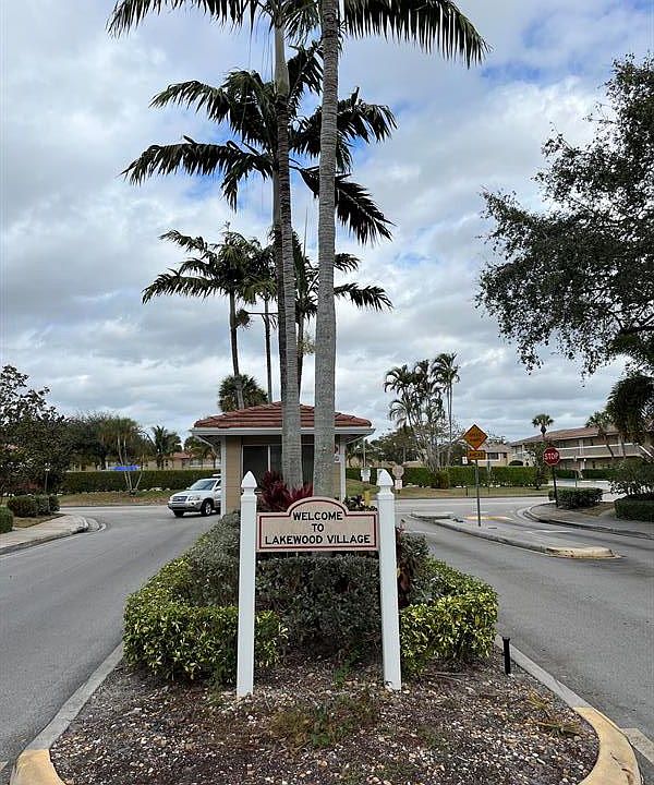 1st image of 10024 Twin Lakes Dr #36