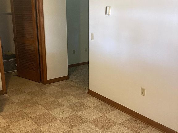 5th image of 825 Kaderly St NW #0