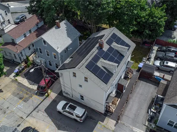 1 Ware Ct, Providence, RI 02907