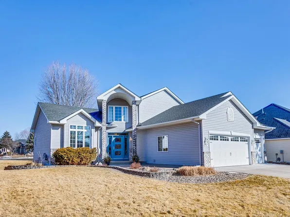 427 Coyote Trl, Lino Lakes, MN 55014