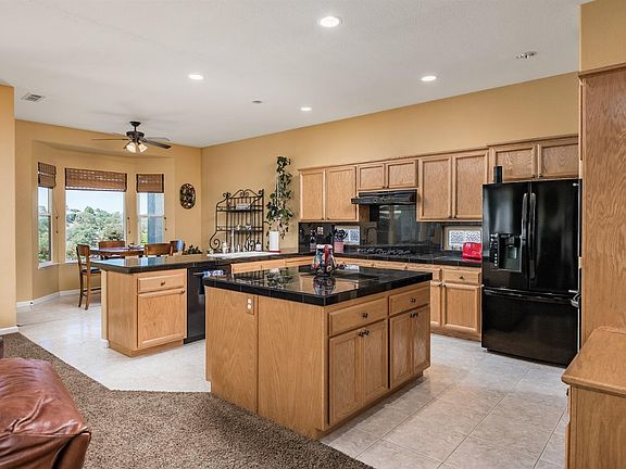 5th image of 2405 Cody Ct