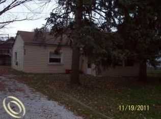 34328 Munsie St, Harrison Township, MI 48045