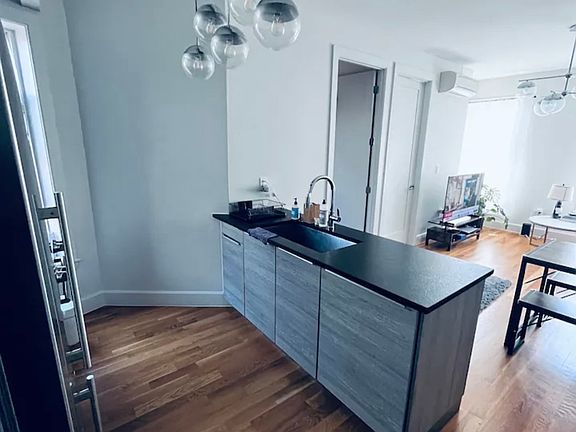 2nd image of 53 Chauncey St #3B