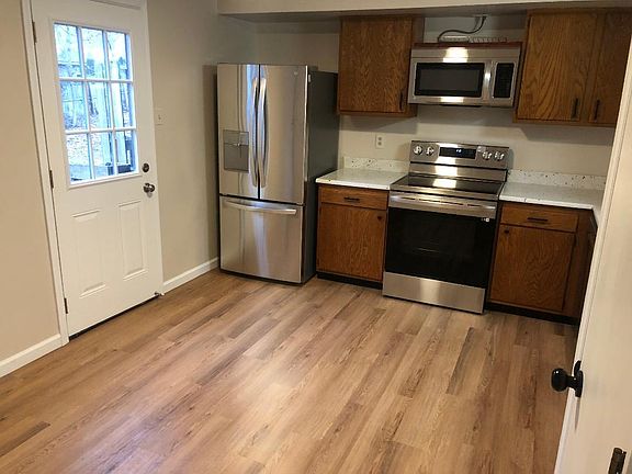 5th image of 112 Cynthia Ln APT A