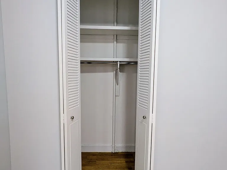 511 E 78th St #2G-515 — Photo 3
