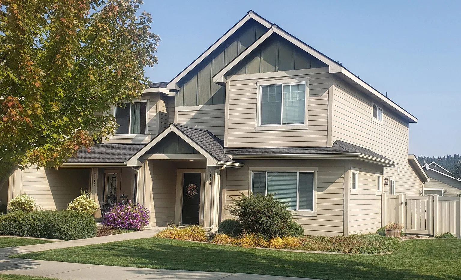 Rare Liberty Lake Townhome in Rocky Hill 3 Bed, 2.5 Bath End Unit Available in November! — Photo 1
