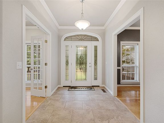 5th image of 2710 Pinehood Ln