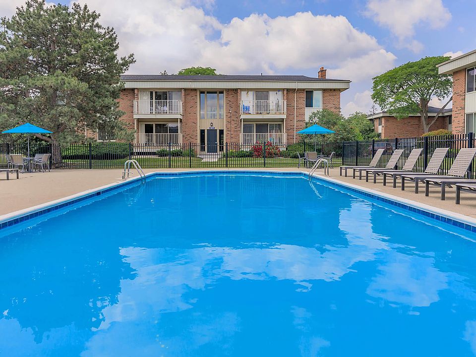 Somerset Park Apartments - 1911 Golfview Dr Troy MI | Zillow