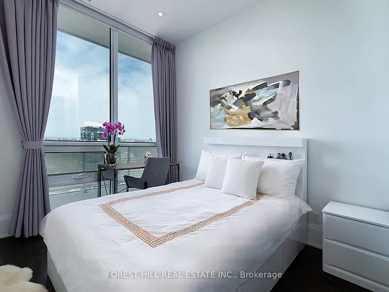 101 Erskine Ave #Penthouse 12 — Photo 16