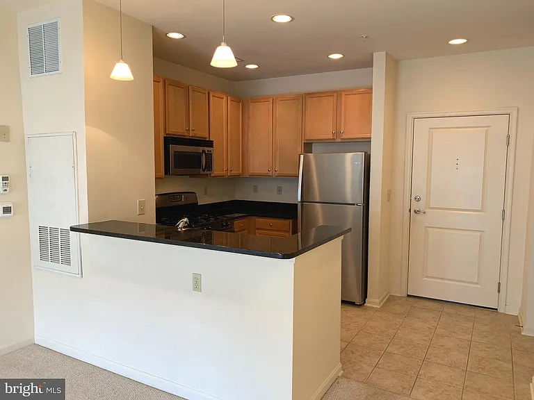 2655 Prosperity Ave #318 — Photo 5