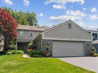 1679 McCraren Rd, Highland Park, IL 60035