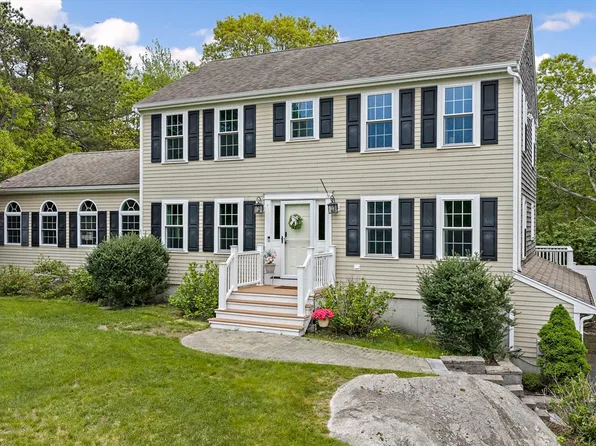 101 Barnfield Dr, Plymouth, MA 02360