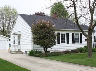 1617 Jones St, Joliet, IL 60435