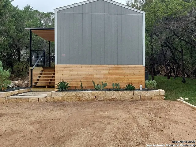 1230 Greenbriar — Photo 3
