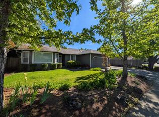 2111 SW Garden Valley Way, Grants Pass, OR 97526