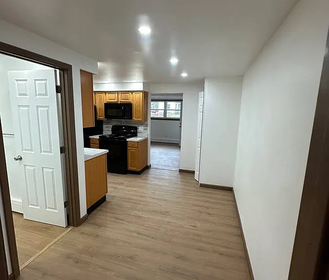 292 Rumbold Ave #2 — Photo 3