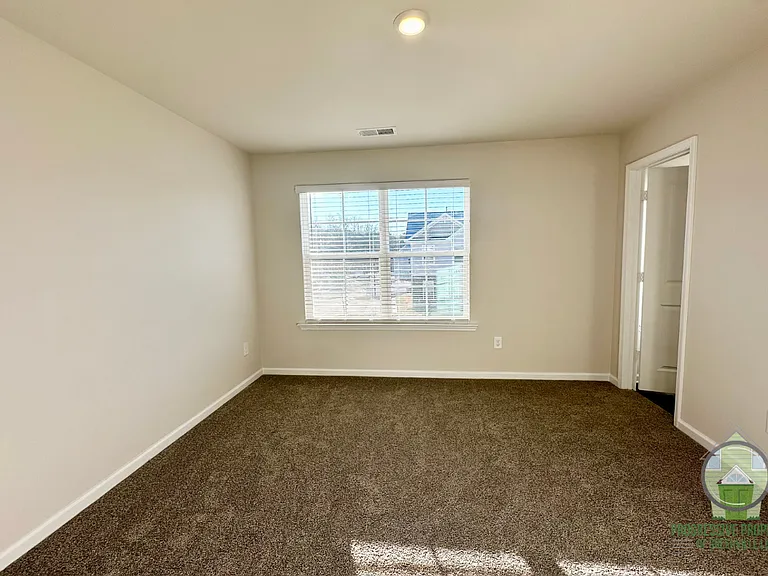26 English Ct — Photo 8