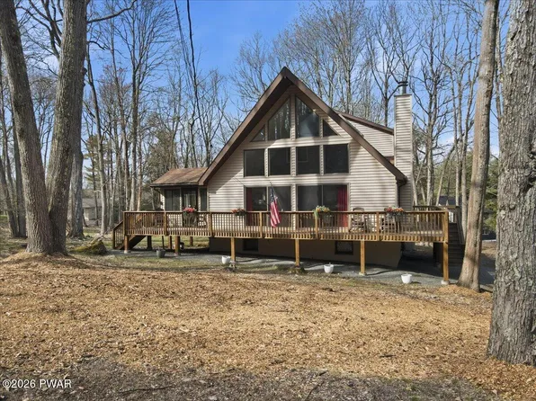 219 Indian Dr, Greentown, PA 18426