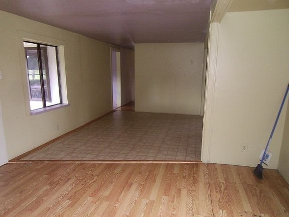 Kitchen Looking in to Liv. m