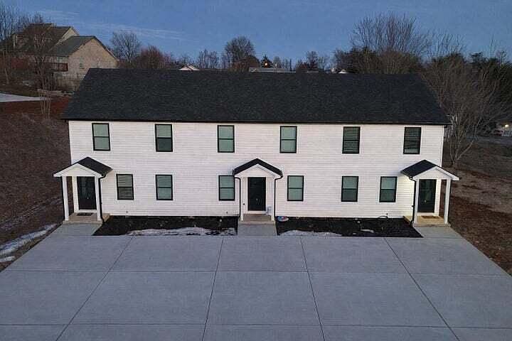1st image of 11 Midland Meadows Dr