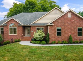 1119 Saint Ives Dr, Sevierville, TN 37862