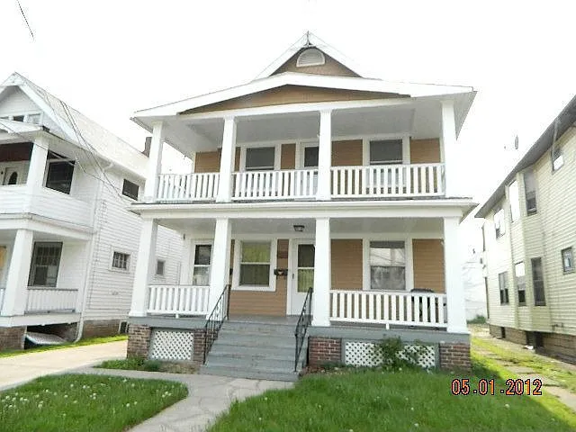 3322 W 88th St photo 1