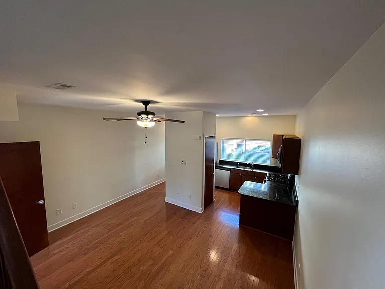 1088 Perry St #C — Photo 4