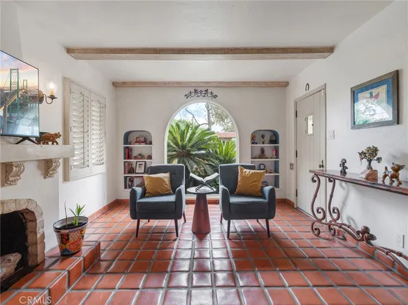 2333 Eucalyptus Ave, Long Beach, CA 90806