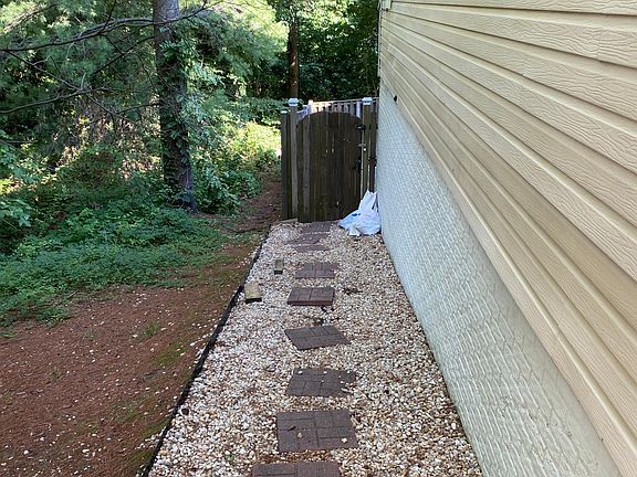3rd image of 115 College Station Dr