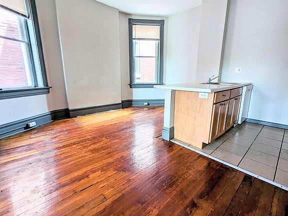 5th image of 2920 Wyoming St #2F