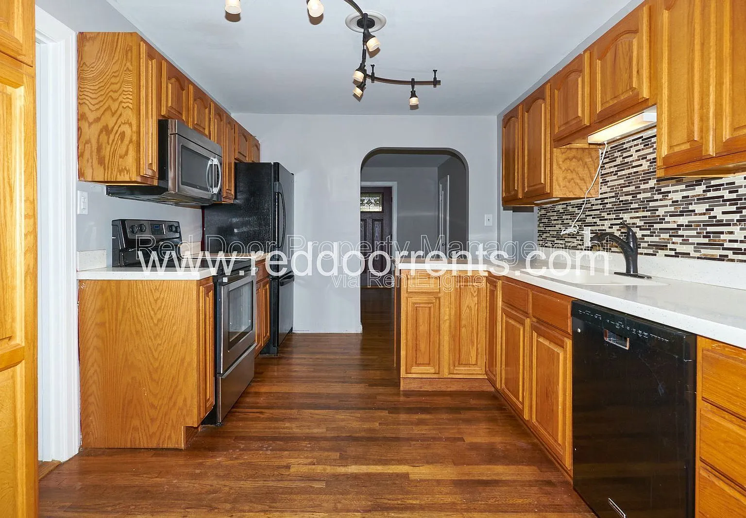 3 bed, 2.0 bath, 1493 sqft, $2,250 — Photo 2