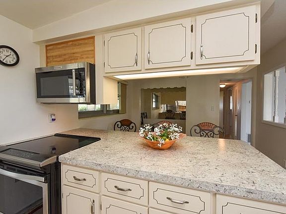 4th image of 2312 N Wellesley Dr