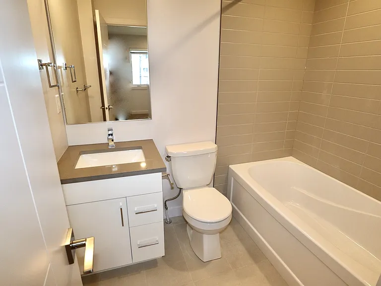 1082086Ave - 2_08232020