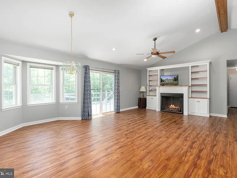 8009 Burrell Rd — Photo 7
