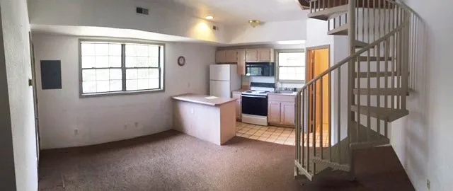 308 W Green St — Photo 14