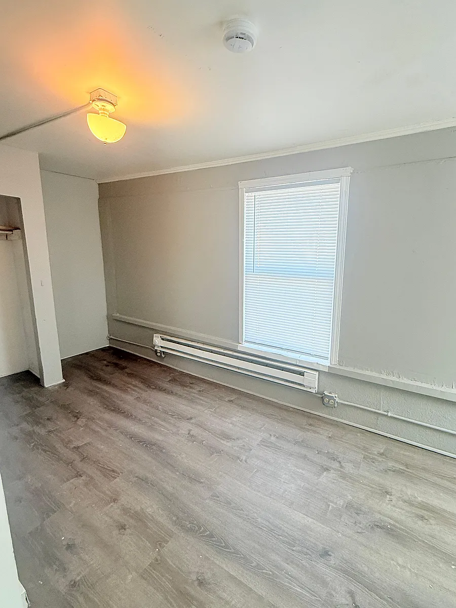 Building Photo - 2705 Bryant Ave N #2