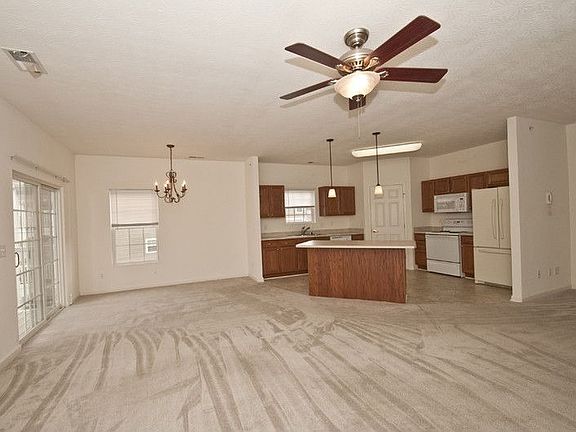 3rd image of 1138 Periwinkle Dr