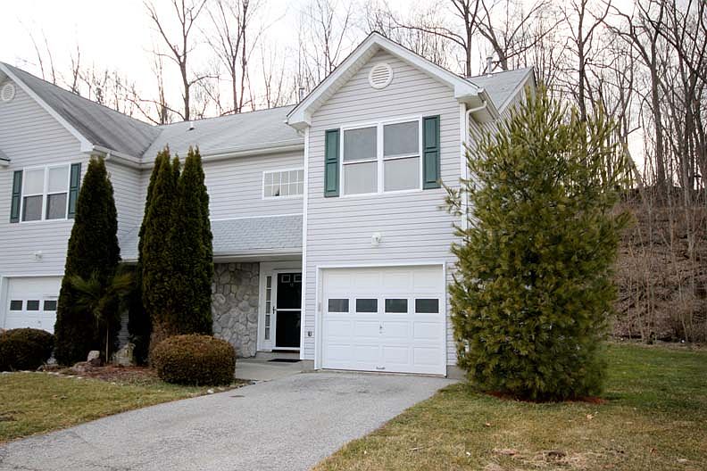 1st image of 16 Druid Ln