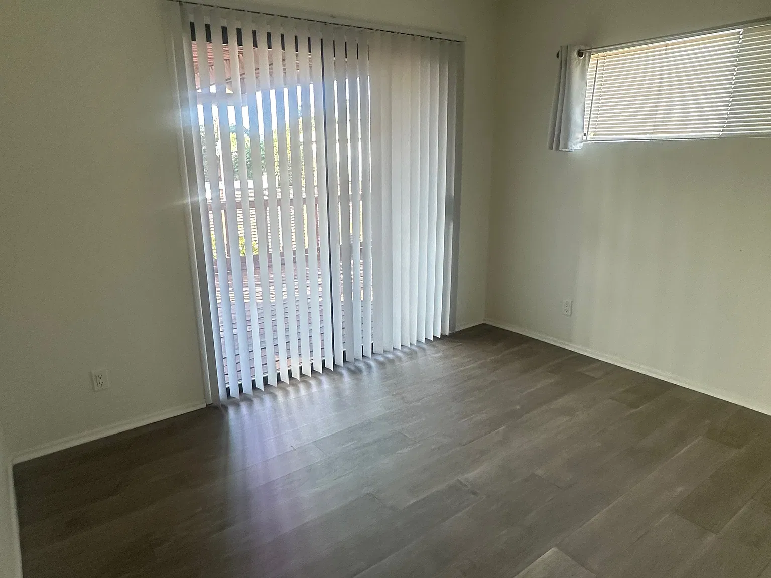 2 bed, 1000 sqft, $3,800 — Photo 3