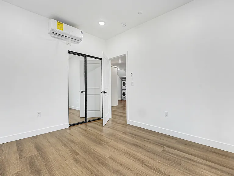 5346-5350 Oakland St — Photo 47