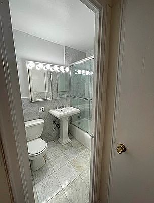 5th image of 279 E 44th St APT 2O