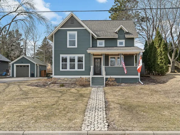 1002 5th St S, Stillwater, MN 55082
