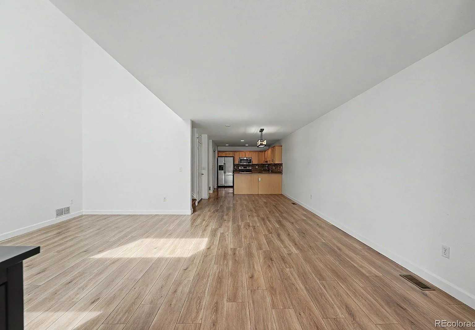 4 bed, 3.5 bath, 2702 sqft, $3,100 — Photo 3