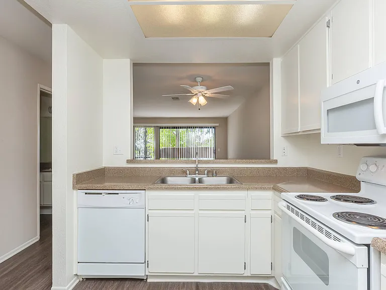 Emerald Court Apartment Homes — Photo 46