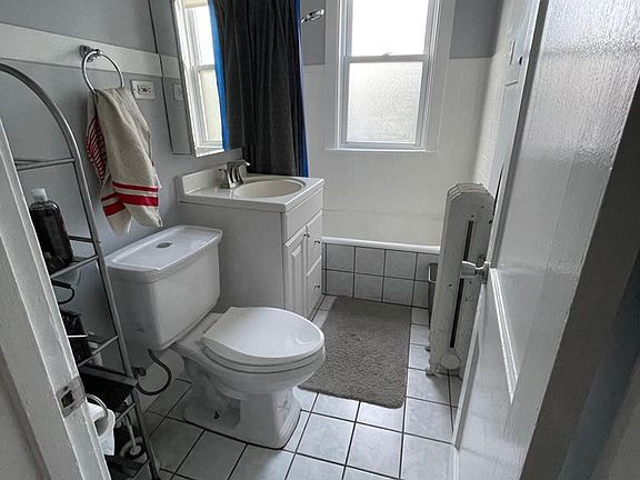 3rd image of 3501 N Whipple St #2